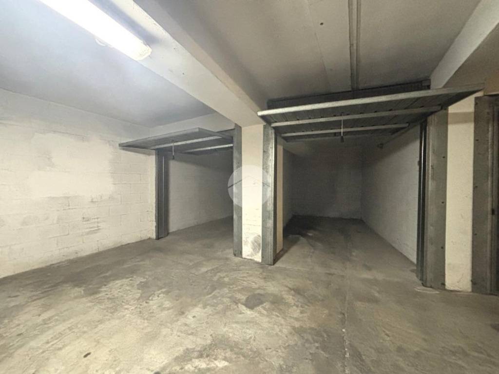 locale di sgombero in vendita a Terni in zona Rivo