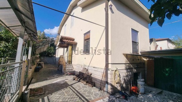 casa indipendente in vendita a Terni in zona Gabelletta