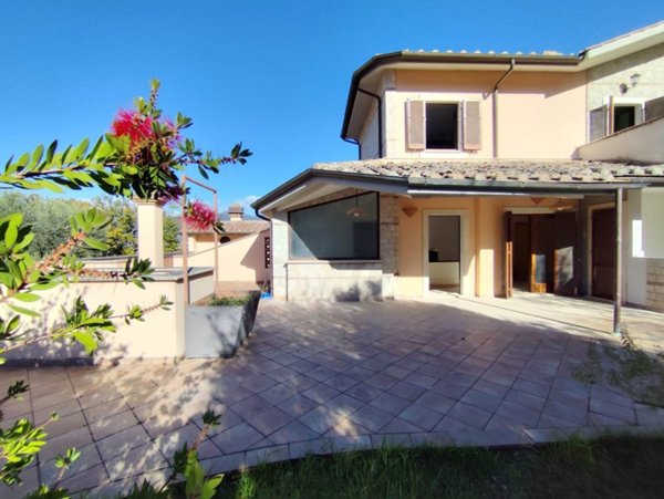 casa indipendente in vendita a Terni in zona Collescipoli