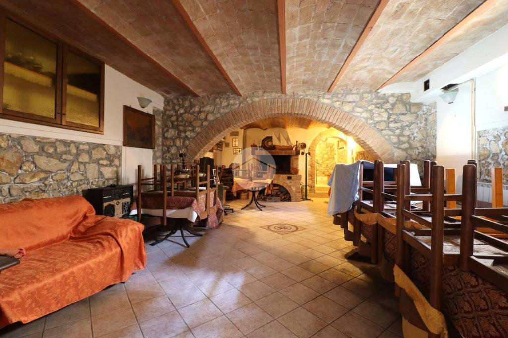 casa indipendente in vendita a Terni in zona Vocabolo Valenza