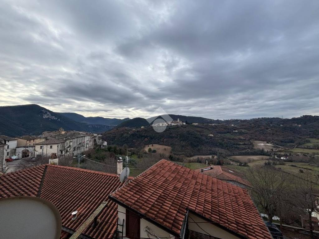 appartamento in vendita a Terni in zona Marmore