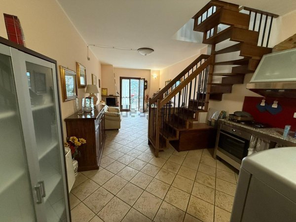 casa indipendente in vendita a Terni