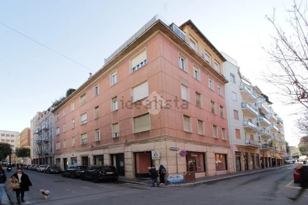 locale commerciale in vendita a Terni