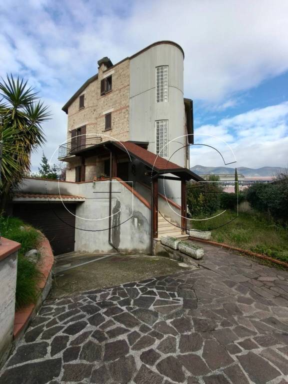 casa indipendente in vendita a Terni in zona Centro Città