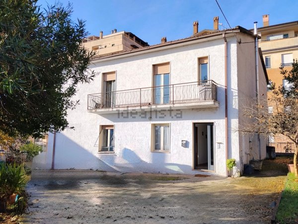 casa indipendente in vendita a Terni in zona Gabelletta
