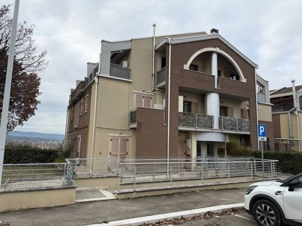 appartamento in vendita a Terni in zona Rivo