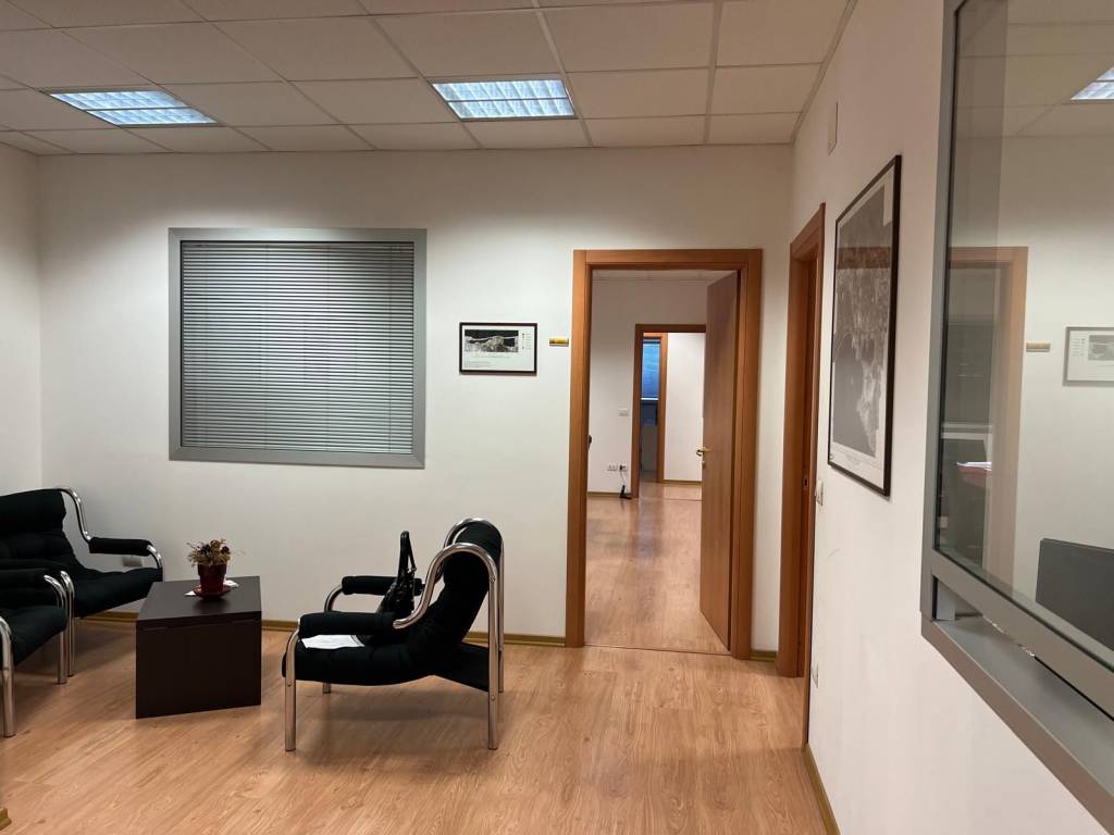 ufficio in vendita a Terni in zona Collescipoli