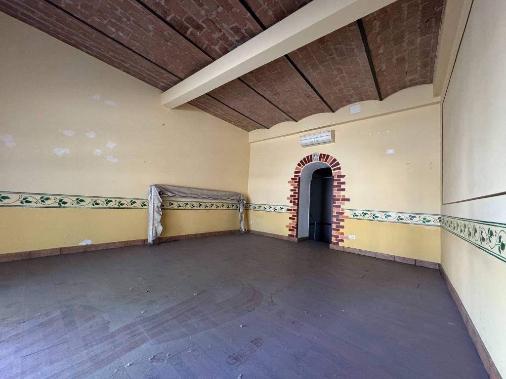 negozio in vendita a Terni in zona Vocabolo Valenza