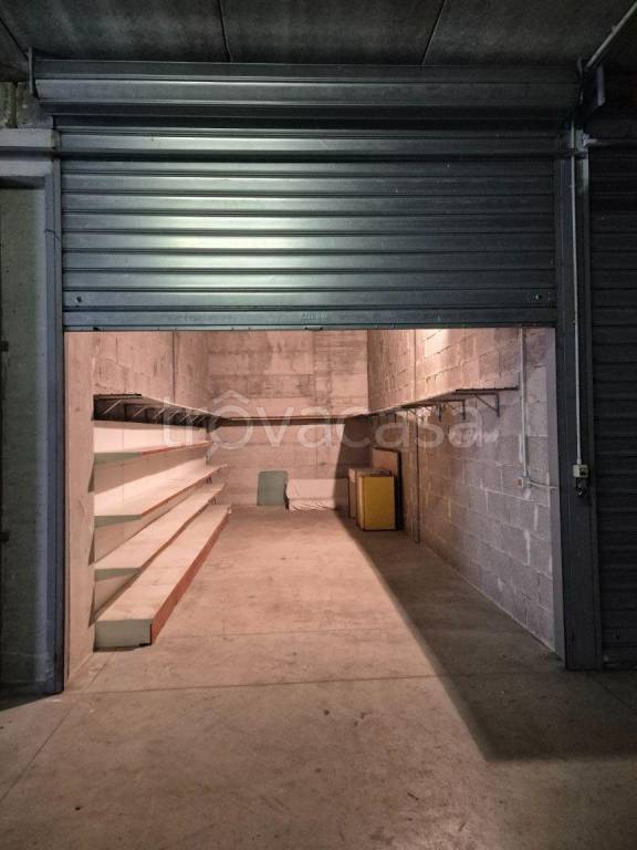 locale di sgombero in vendita a Terni in zona Rivo