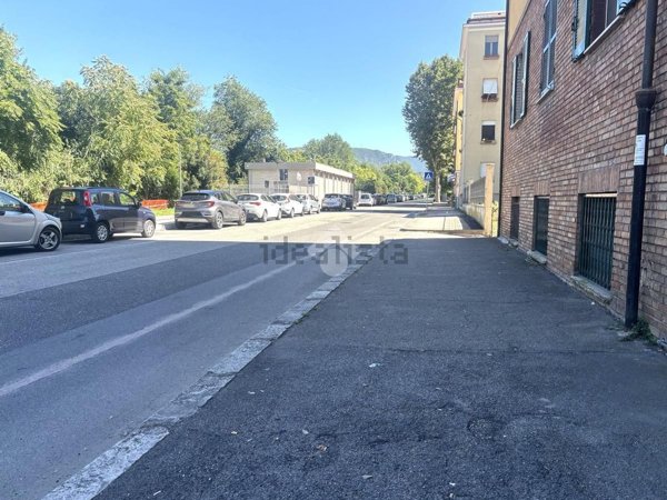 locale di sgombero in vendita a Terni