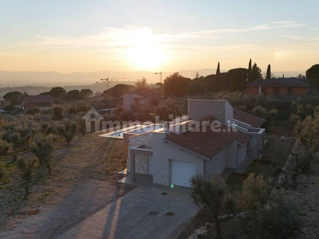 casa indipendente in vendita a Terni in zona Piedimonte