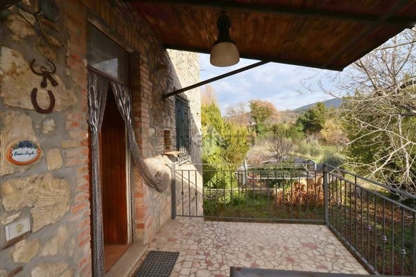 casa semindipendente in vendita a Terni in zona Vocabolo Valenza