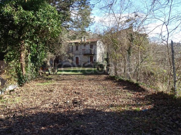 casa indipendente in vendita a Terni in zona Giuncano Scalo