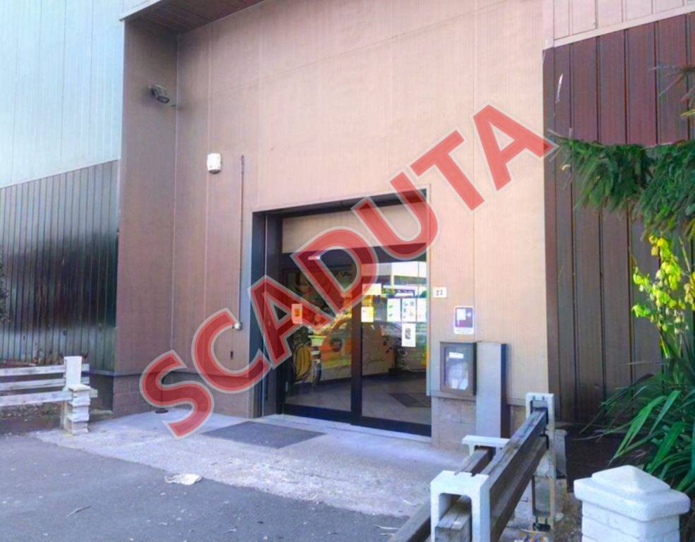 locale commerciale in vendita a Terni