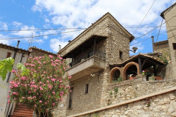 appartamento in vendita a Terni in zona Miranda