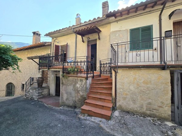 appartamento in vendita a Terni in zona Poggio Lavarino