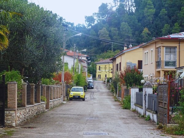 appartamento in vendita a Terni in zona Collestatte Piano