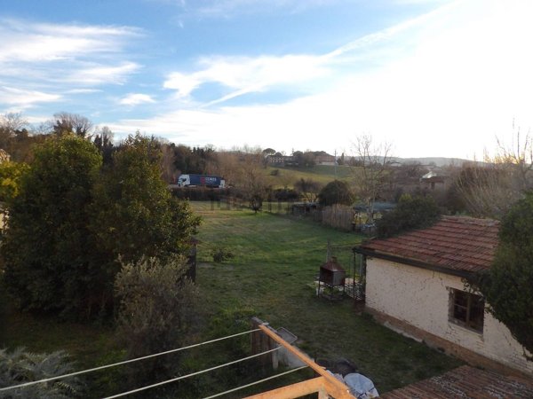 casa indipendente in vendita a Terni