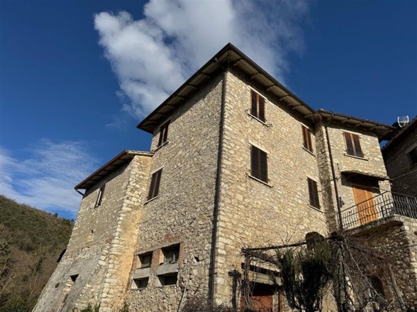 casa indipendente in vendita a Terni in zona Battiferro