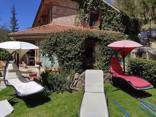 casa indipendente in vendita a Terni in zona Piediluco