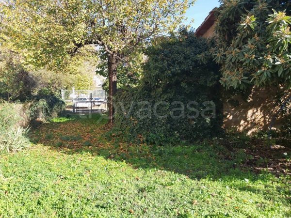 casa indipendente in vendita a Terni