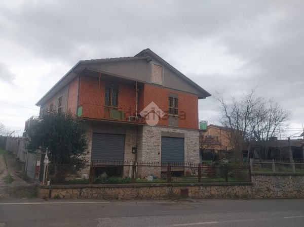 casa indipendente in vendita a Terni in zona Cinque Strade