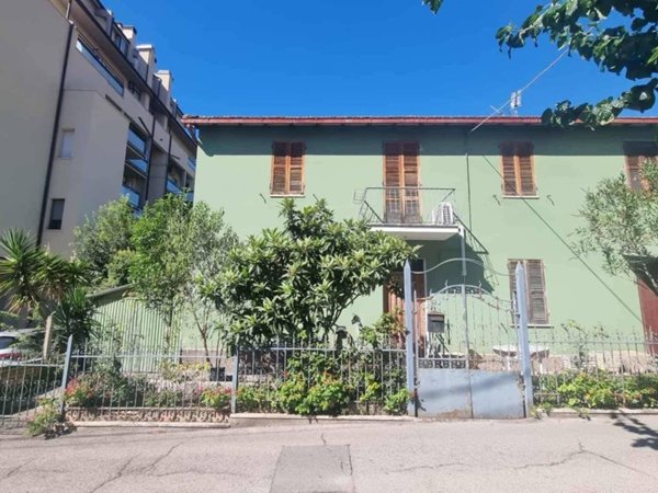 casa indipendente in vendita a Terni in zona Rivo