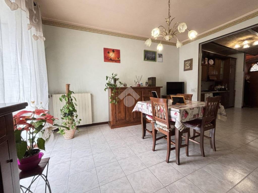 casa indipendente in vendita a Terni in zona Marmore