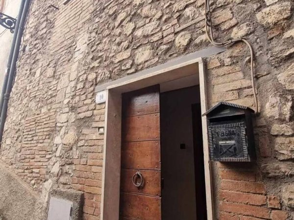 casa indipendente in vendita a Terni in zona Gabelletta