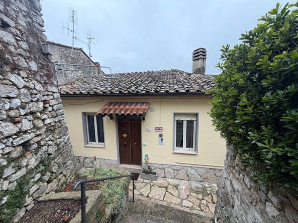appartamento in vendita a Terni in zona Papigno