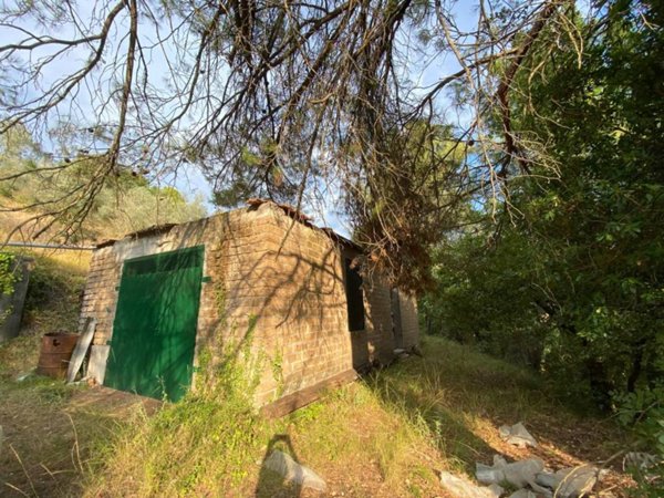 intera palazzina in vendita a Terni in zona Papigno