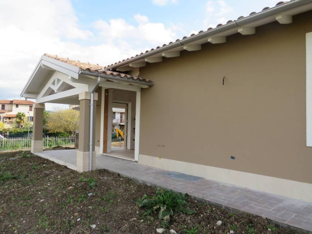 casa indipendente in vendita a Terni in zona Vocabolo Valenza