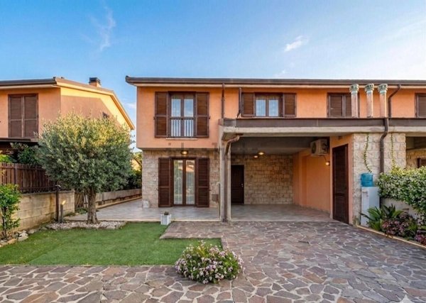 casa indipendente in vendita a Terni in zona Rivo