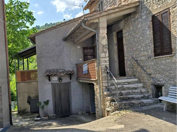 casa indipendente in vendita a Terni in zona Battiferro