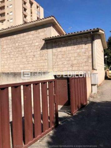 locale commerciale in vendita a Terni in zona Rivo