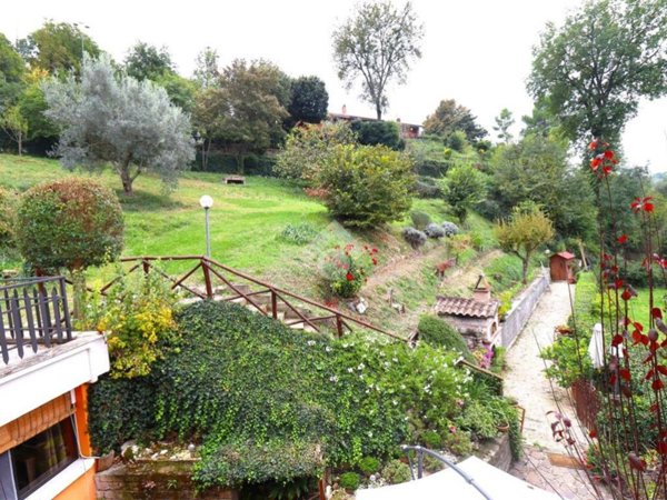 casa indipendente in vendita a Terni in zona Vocabolo Valenza