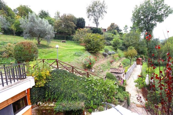 casa indipendente in vendita a Terni in zona Vocabolo Valenza