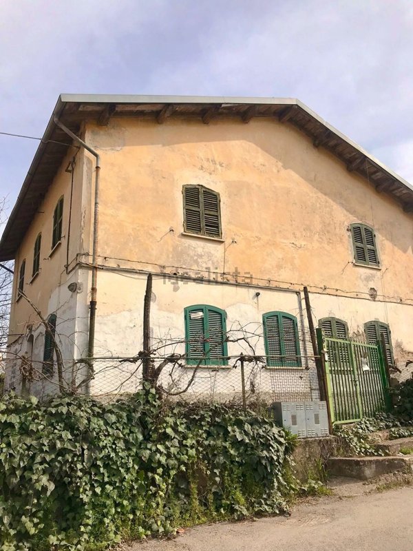 casa indipendente in vendita a Terni