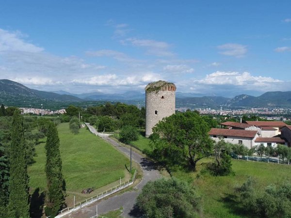 negozio in vendita a Terni in zona Collescipoli