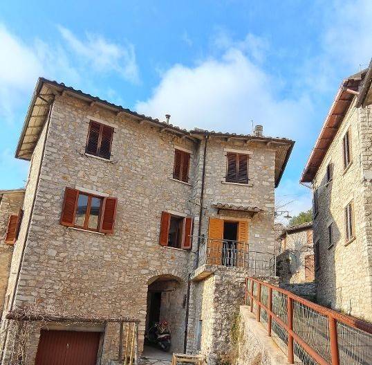 appartamento in vendita a Terni in zona Papigno