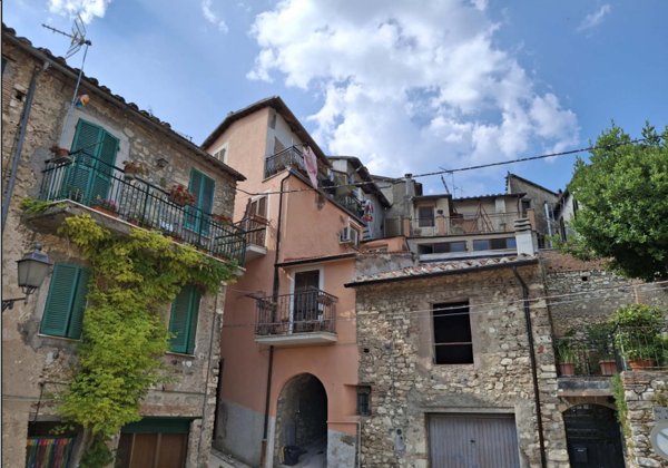 appartamento in vendita a Terni in zona Collestatte