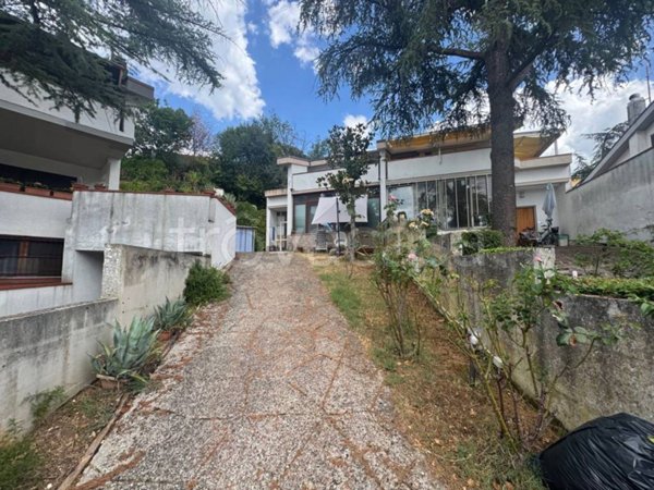 casa indipendente in vendita a Terni in zona Vocabolo Valenza