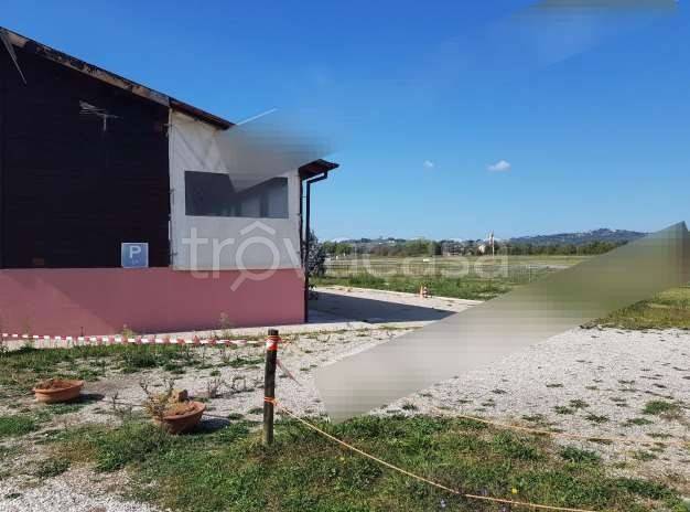 negozio in vendita a Terni in zona Gabelletta