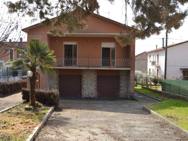 casa indipendente in vendita a Terni in zona Rivo