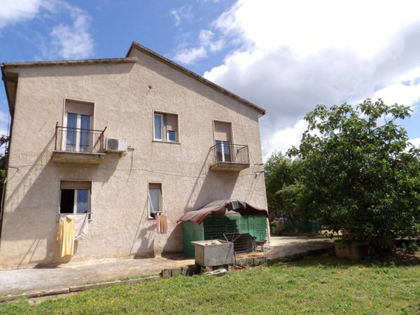 casa indipendente in vendita a Terni in zona Gabelletta