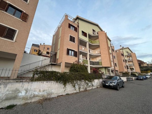 appartamento in vendita a Terni in zona Piedimonte