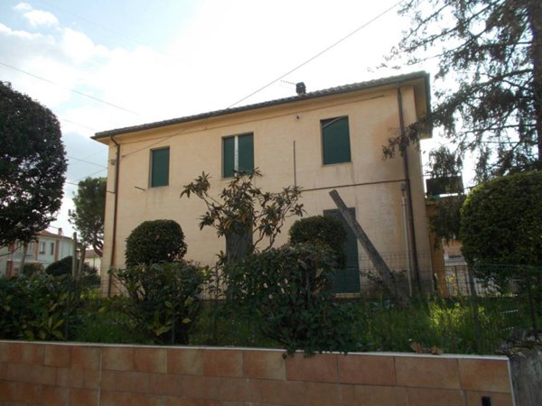 casa indipendente in vendita a Terni in zona Vocabolo Valenza