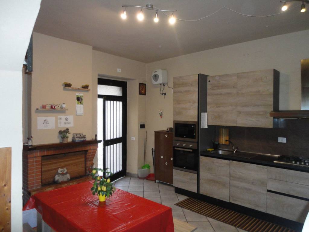 casa indipendente in vendita a Terni in zona Marmore