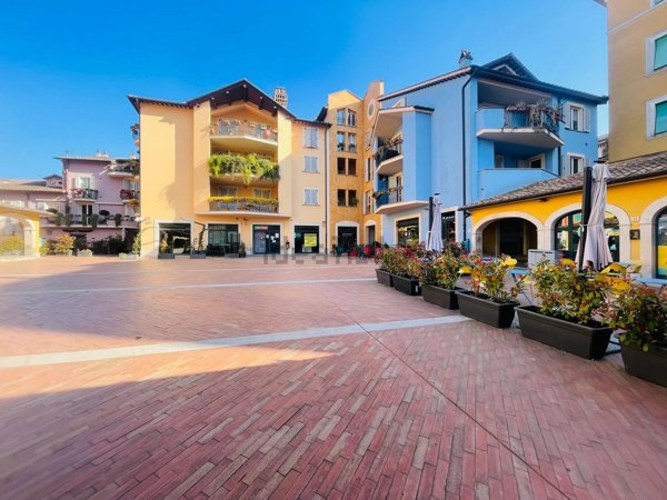 locale commerciale in vendita a Terni