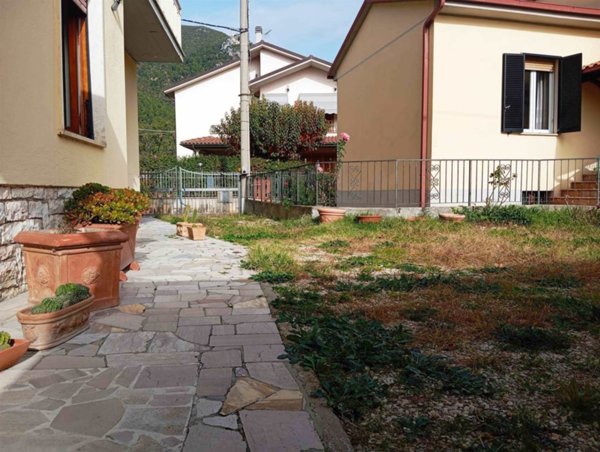 casa indipendente in vendita a Terni in zona Trevi